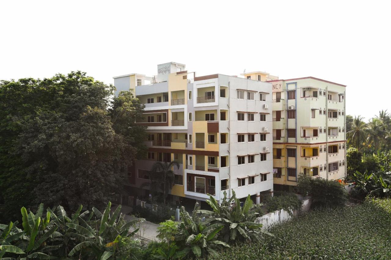 Oyo 26234 Annapurna Nilayam Hotel Vijayawāda Eksteriør billede