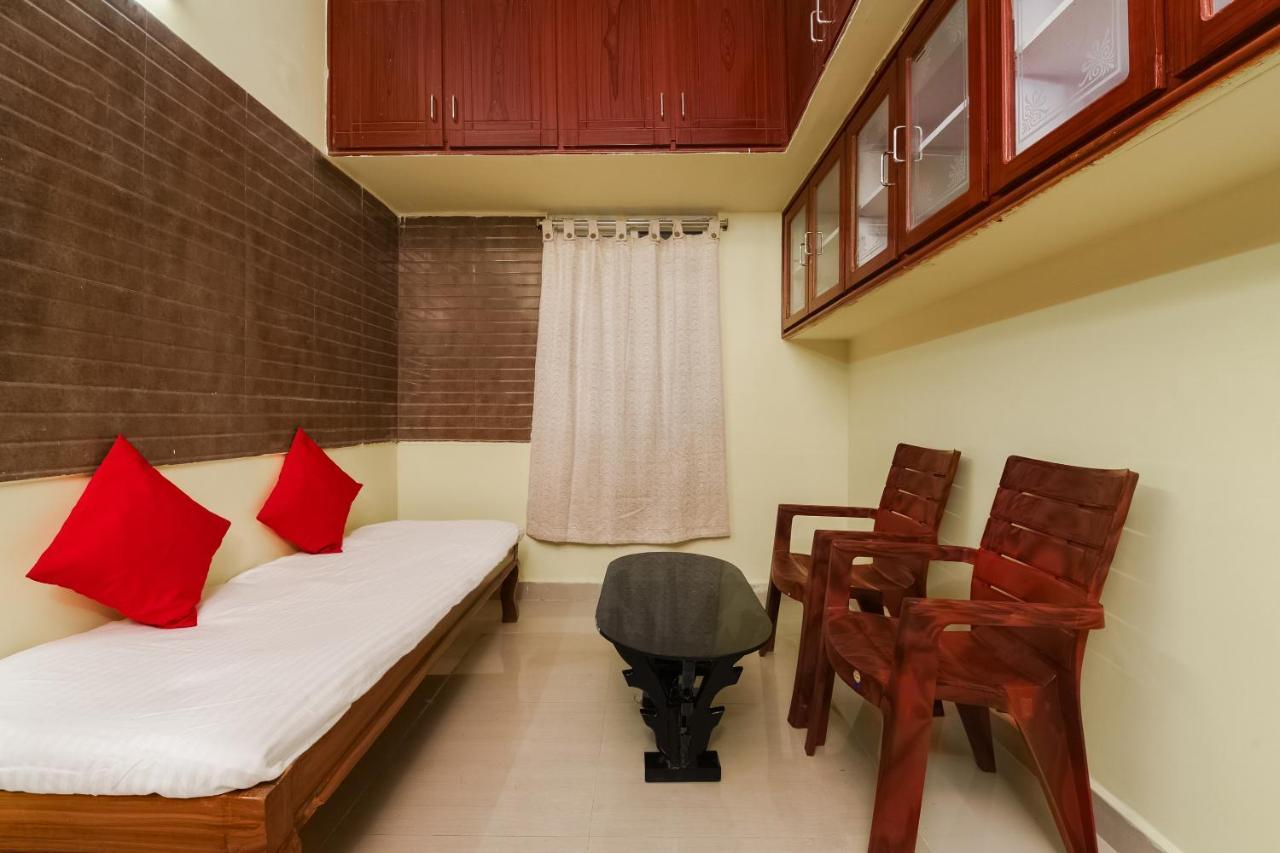 Oyo 26234 Annapurna Nilayam Hotel Vijayawāda Eksteriør billede